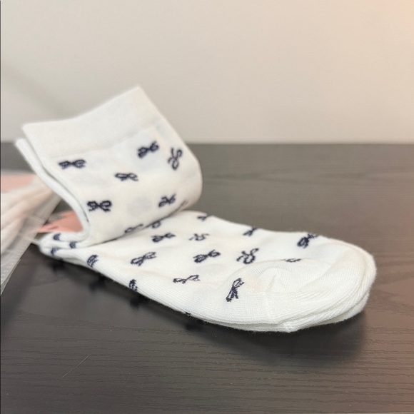 🍒 Crew Socks 🎀 - Picture 3 of 3